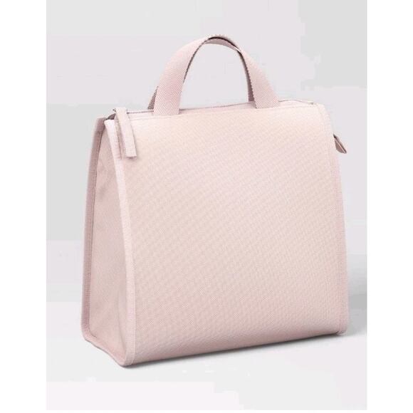 Deal Worthy Insulated Pink. Lunch Bag 8 1/4" x H 8"W X 4 "D - Picture 1 of 5